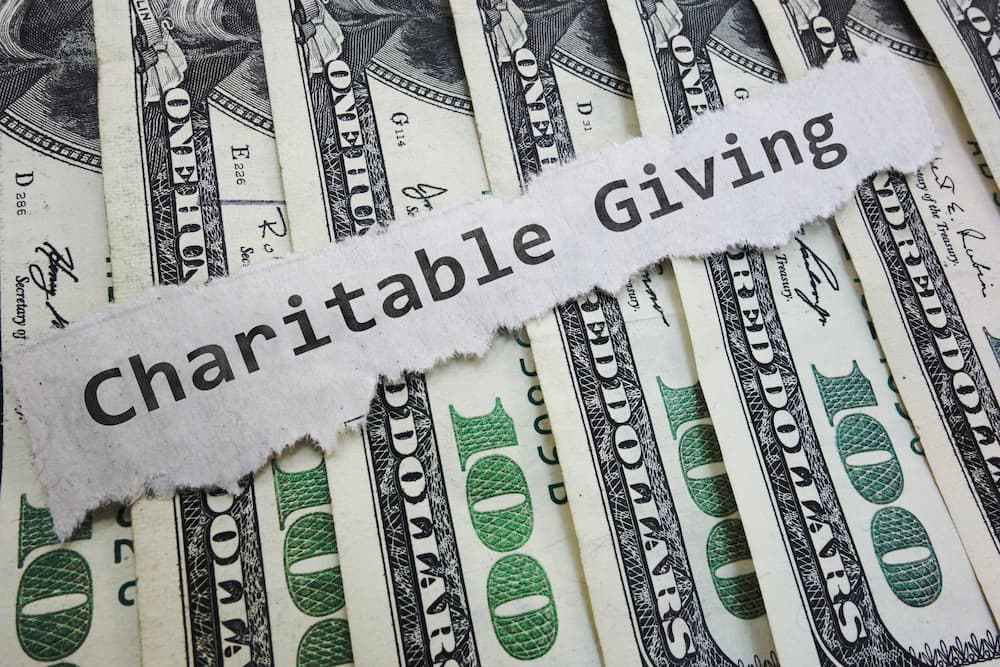Featured image for post: Guide to Charitable Donation Tax Deductions in Arizona
